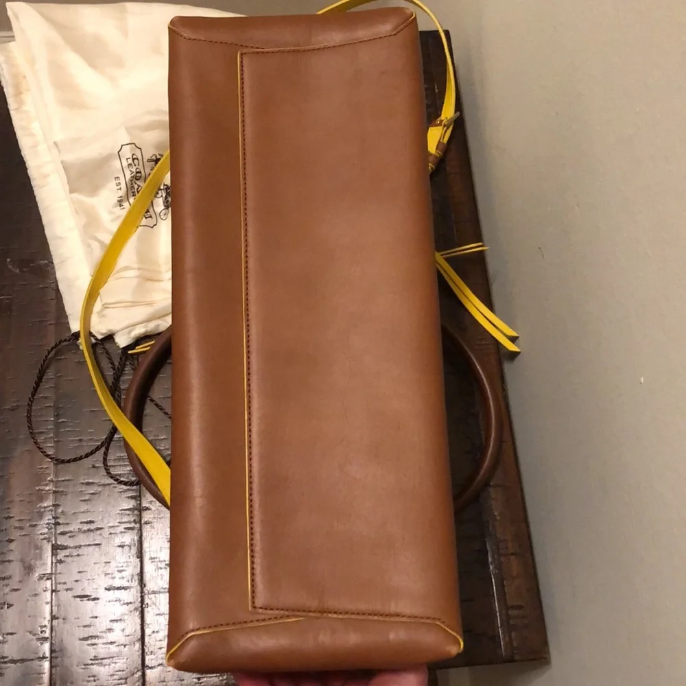 Authentic Tan leather Coach Borough bag crossbody/shoulder bag - Picture 11 of 13